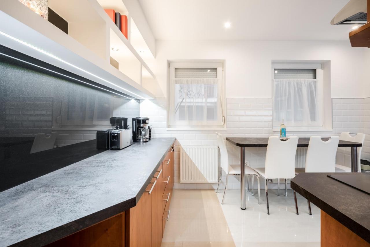Bpr Garay Suite With Rooftop Terrace & A/C Budapest Esterno foto