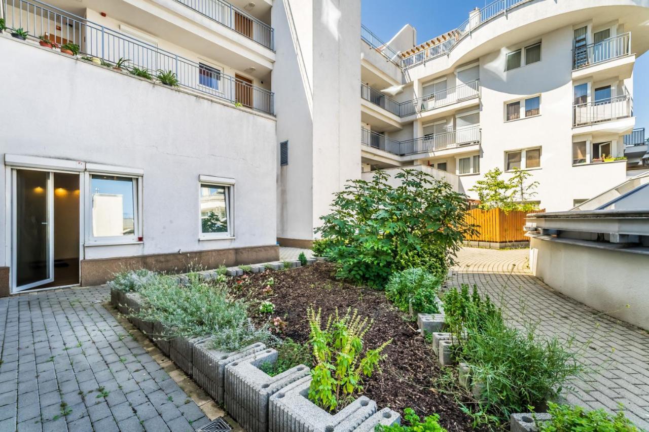 Bpr Garay Suite With Rooftop Terrace & A/C Budapest Esterno foto